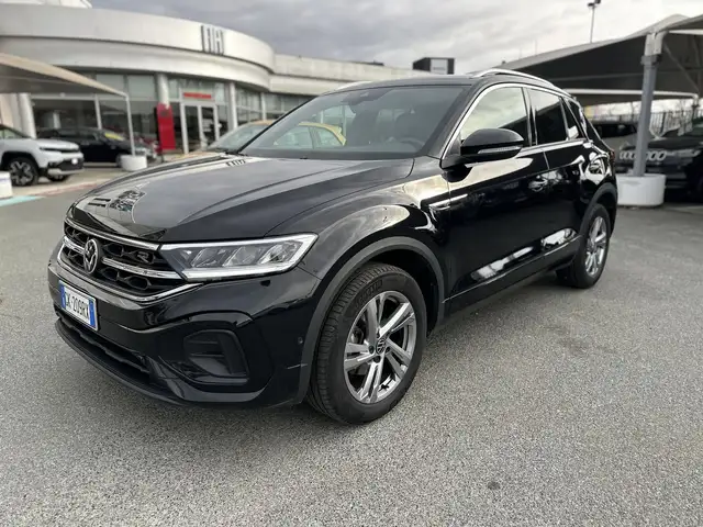Volkswagen T-Roc view 3