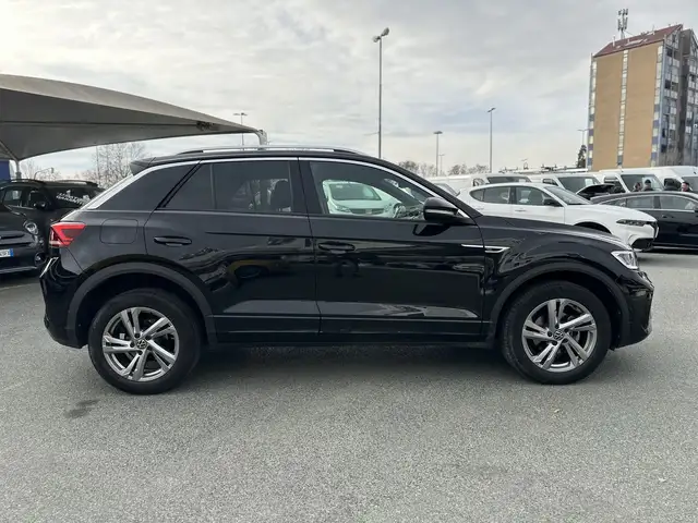 Volkswagen T-Roc view 8