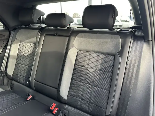 Volkswagen T-Roc view 12