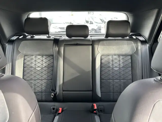 Volkswagen T-Roc view 13