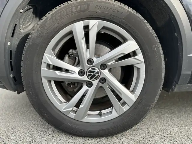 Volkswagen T-Roc view 10