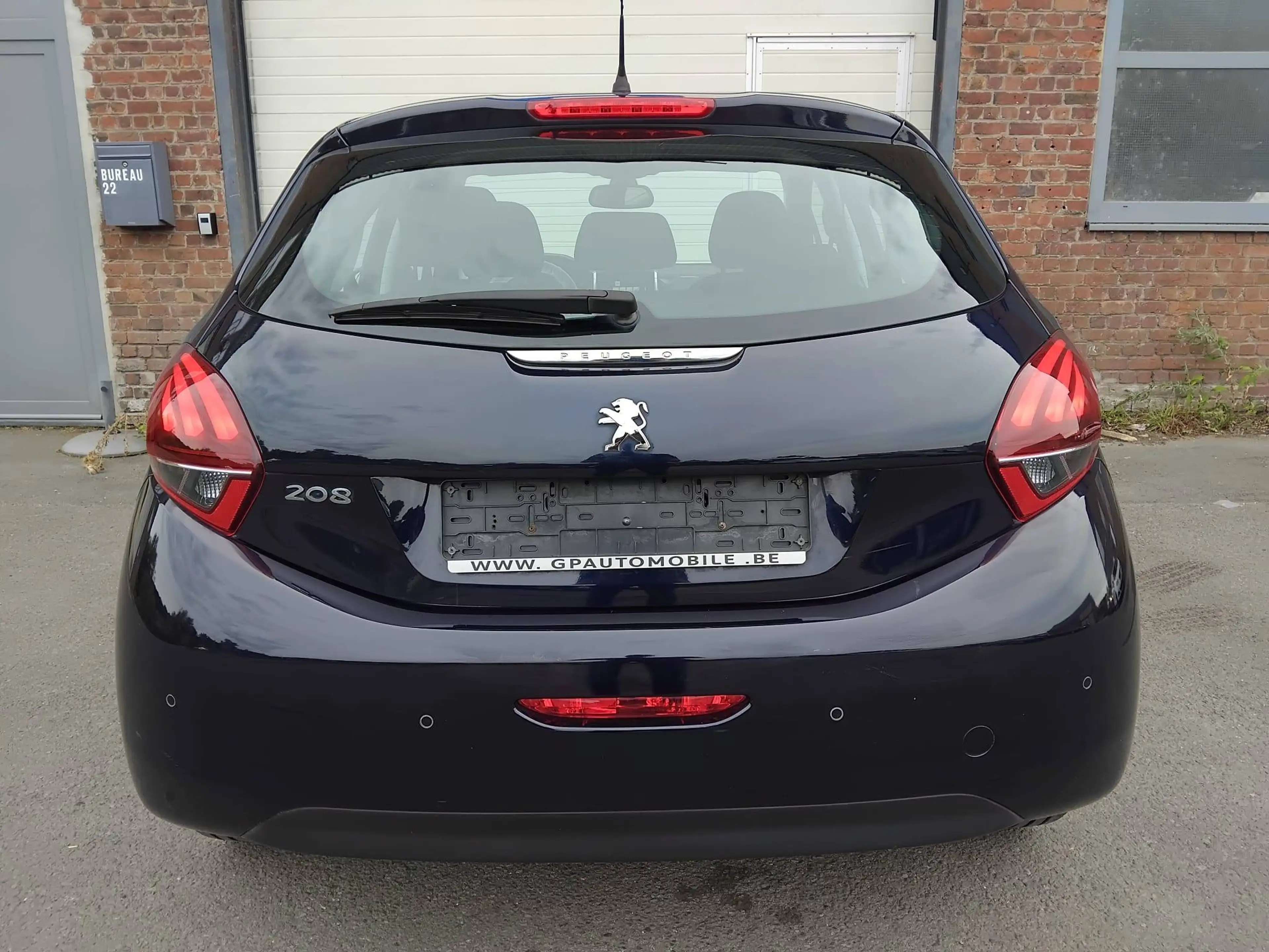 Peugeot 208 208 1.5 BlueHDi Signature S — photo 6