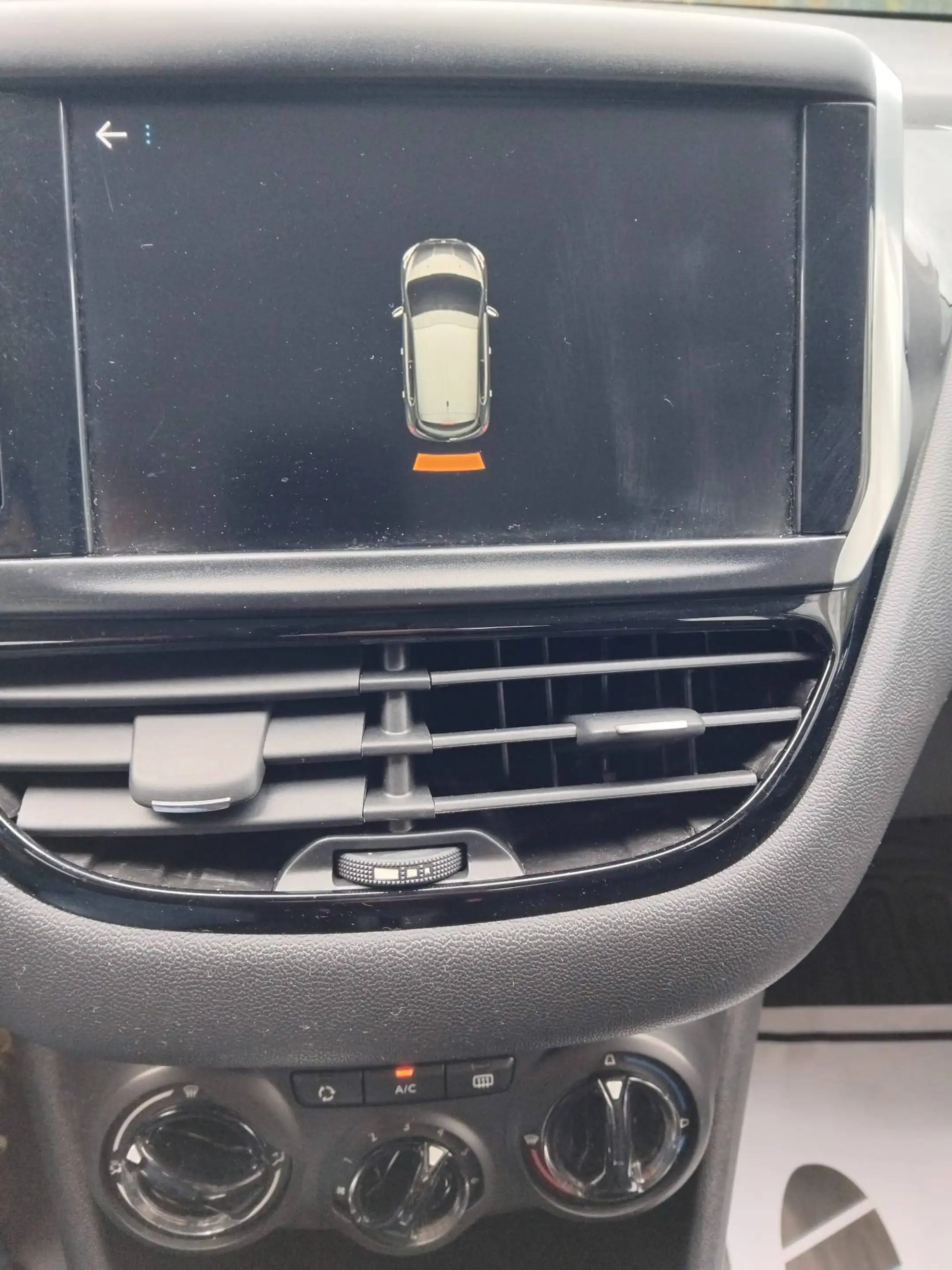 Peugeot 208 208 1.5 BlueHDi Signature S — photo 12