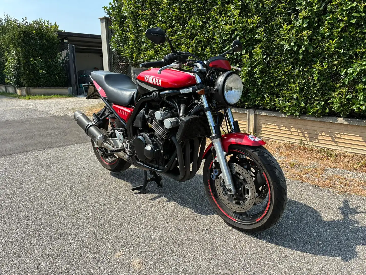 Yamaha FZS 600 Rojo - 2
