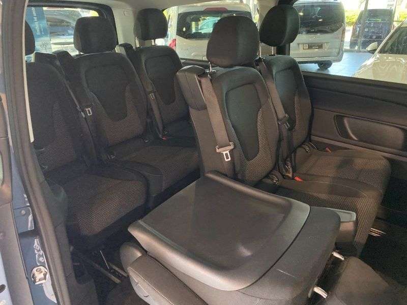 Mercedes-Benz V 250