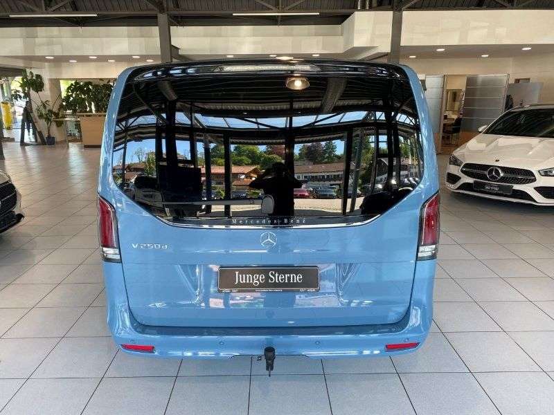 Mercedes-Benz V 250