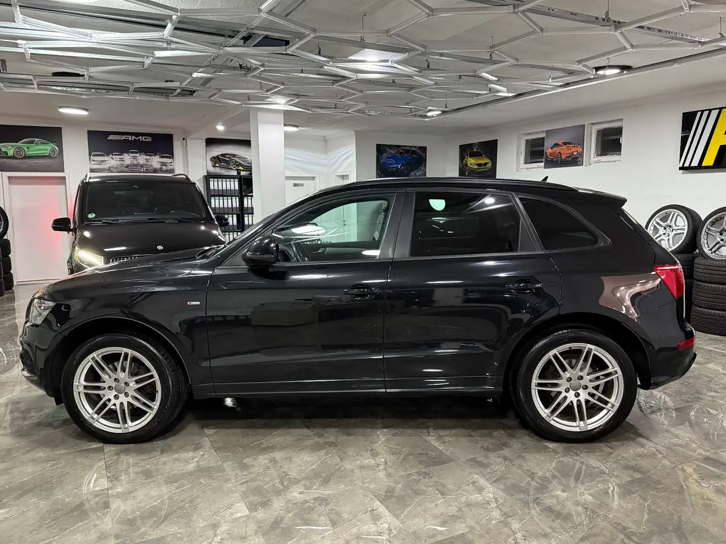 Audi Q5 2.0 TDI quattro / S-Line 2. Hand Autom. AHK Schwarz - 2