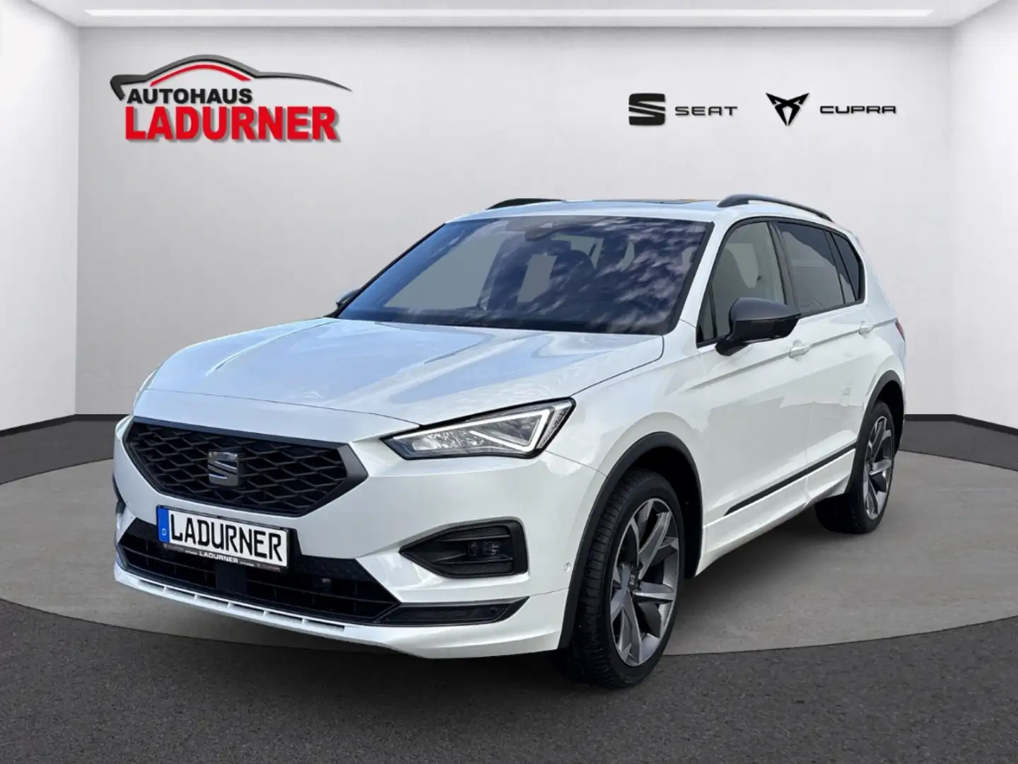 SEAT Tarraco FR 1.5 TSI *NAVI+DCC+PANO+STDHZG+7-Sitze* Wit - 2