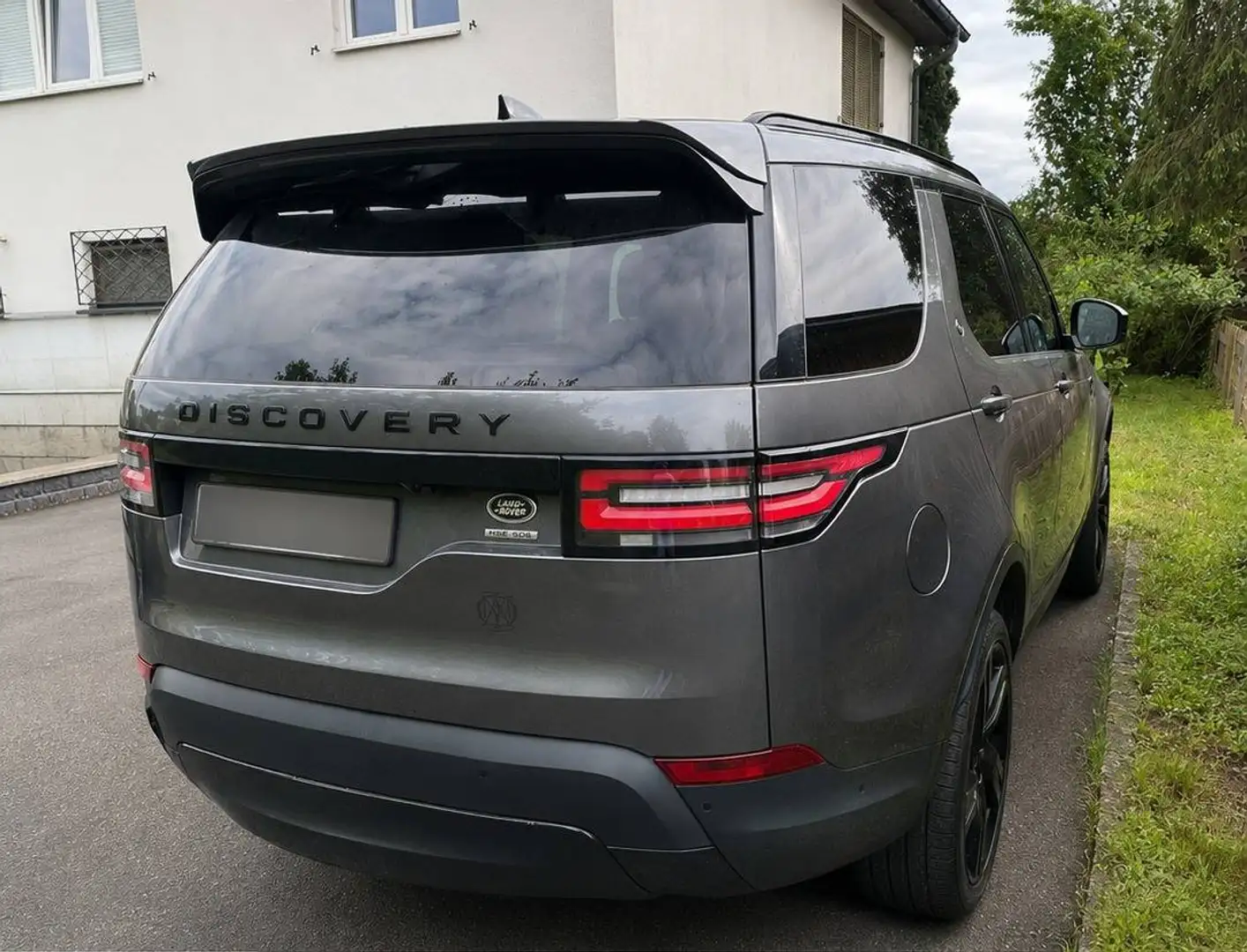 Land Rover Discovery 3.0 TDV6 HSE 306 PS, 7-Sitzer, Reifen + Scheibe + Service neu Grau - 1
