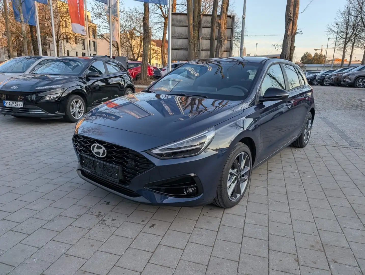 Hyundai i30 1.0 T-GDI Advantage FLA SpurH LM LED Navi Blauw - 2