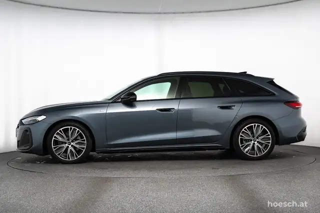 Audi A5 view 3