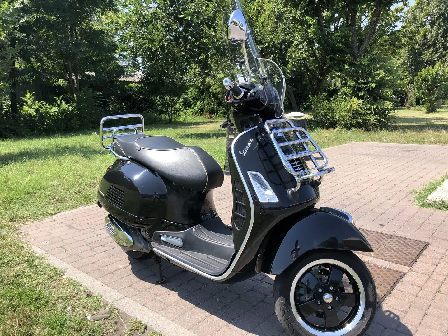 Vespa GTS Super 300 - 1