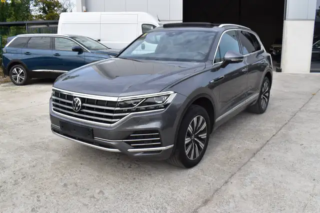 Volkswagen Touareg 3.0 TDi 4Mo Pano Full Options