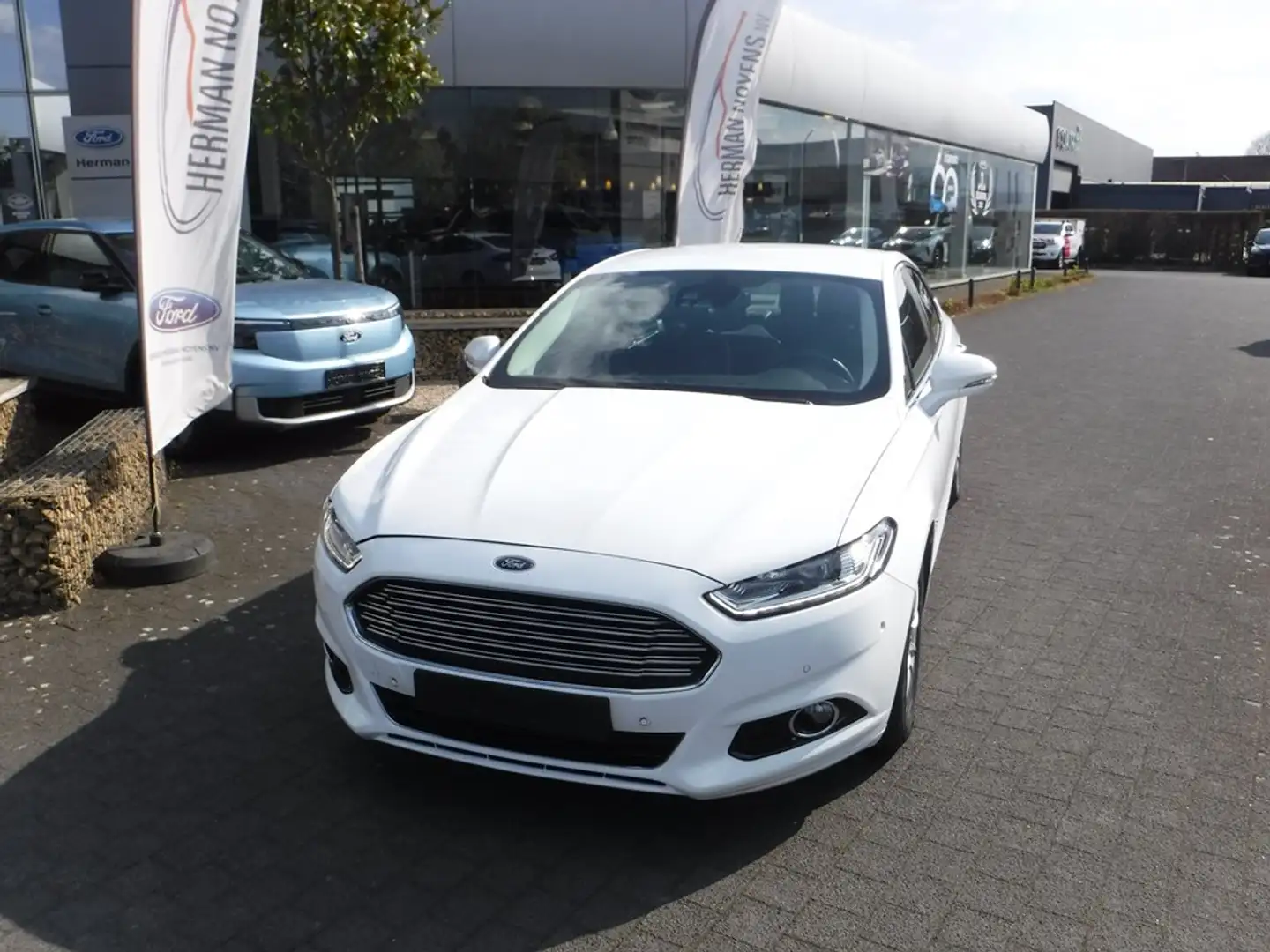 Ford Mondeo Wit - 2
