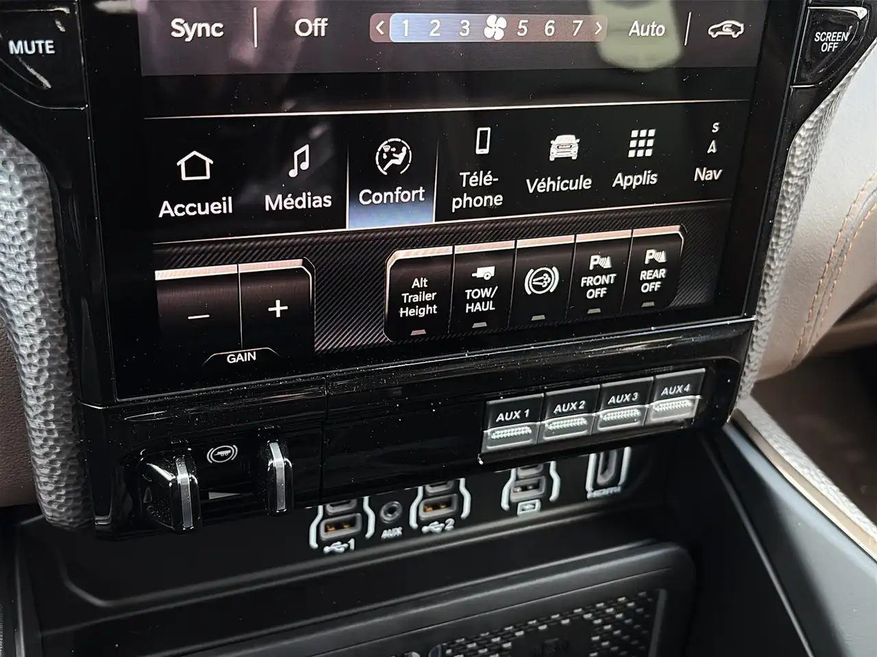RAM 3500 снимка RAM 3500