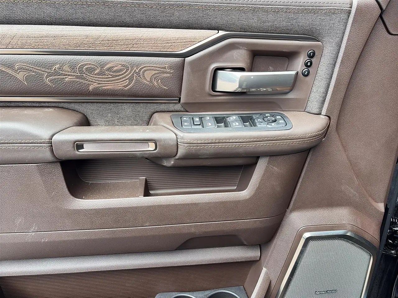RAM 3500 снимка RAM 3500