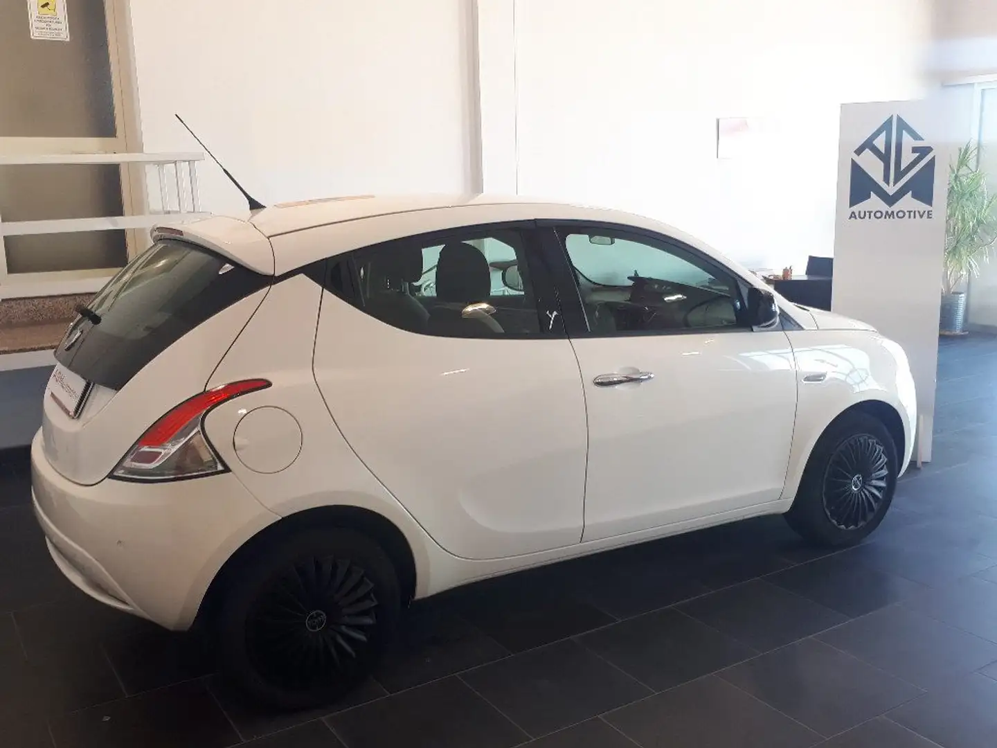 Lancia Ypsilon 1.3 MJT 16V 95 CV 5 porte S&S Bianco - 2