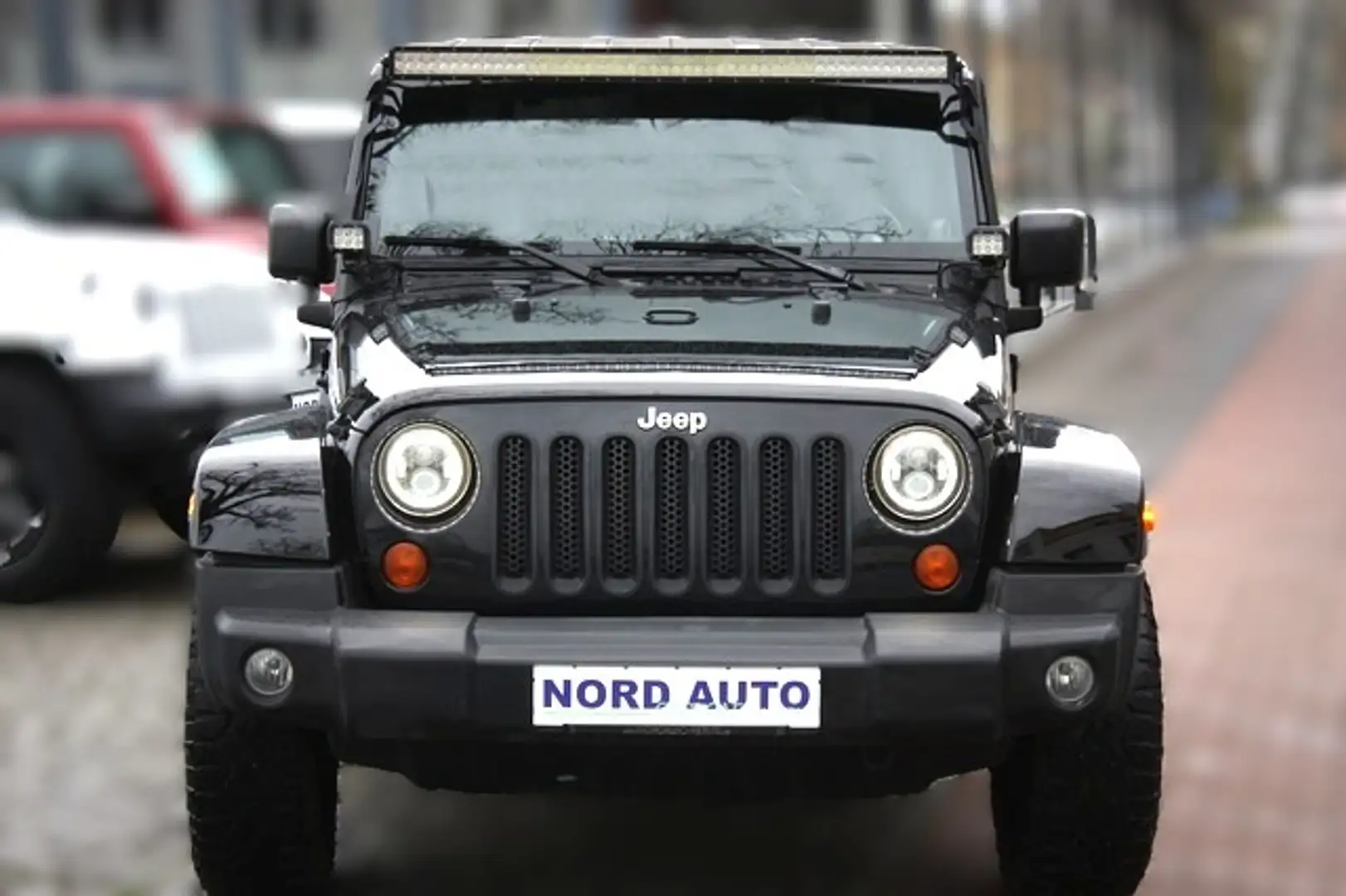 Jeep Wrangler 2.8 CRD 4x4 Sahara Autom. Navi/Klima Schwarz - 2