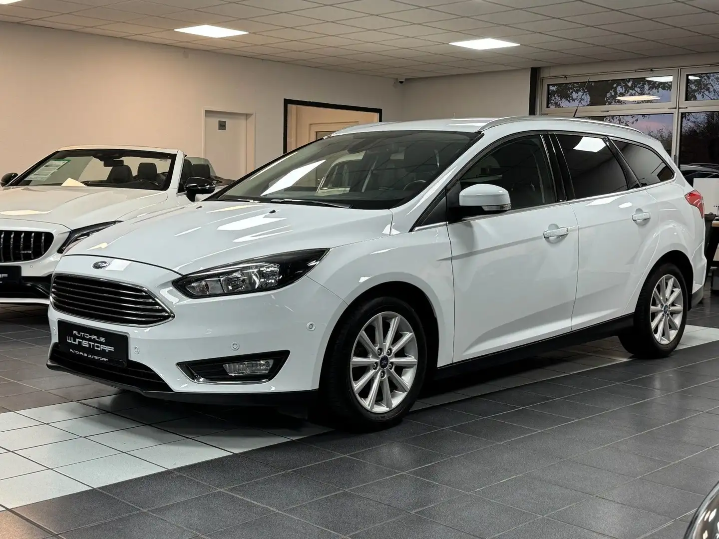Ford Focus Turnier Titanium SHZ/NAVI/CAM/LED/APP LINK Blanc - 1