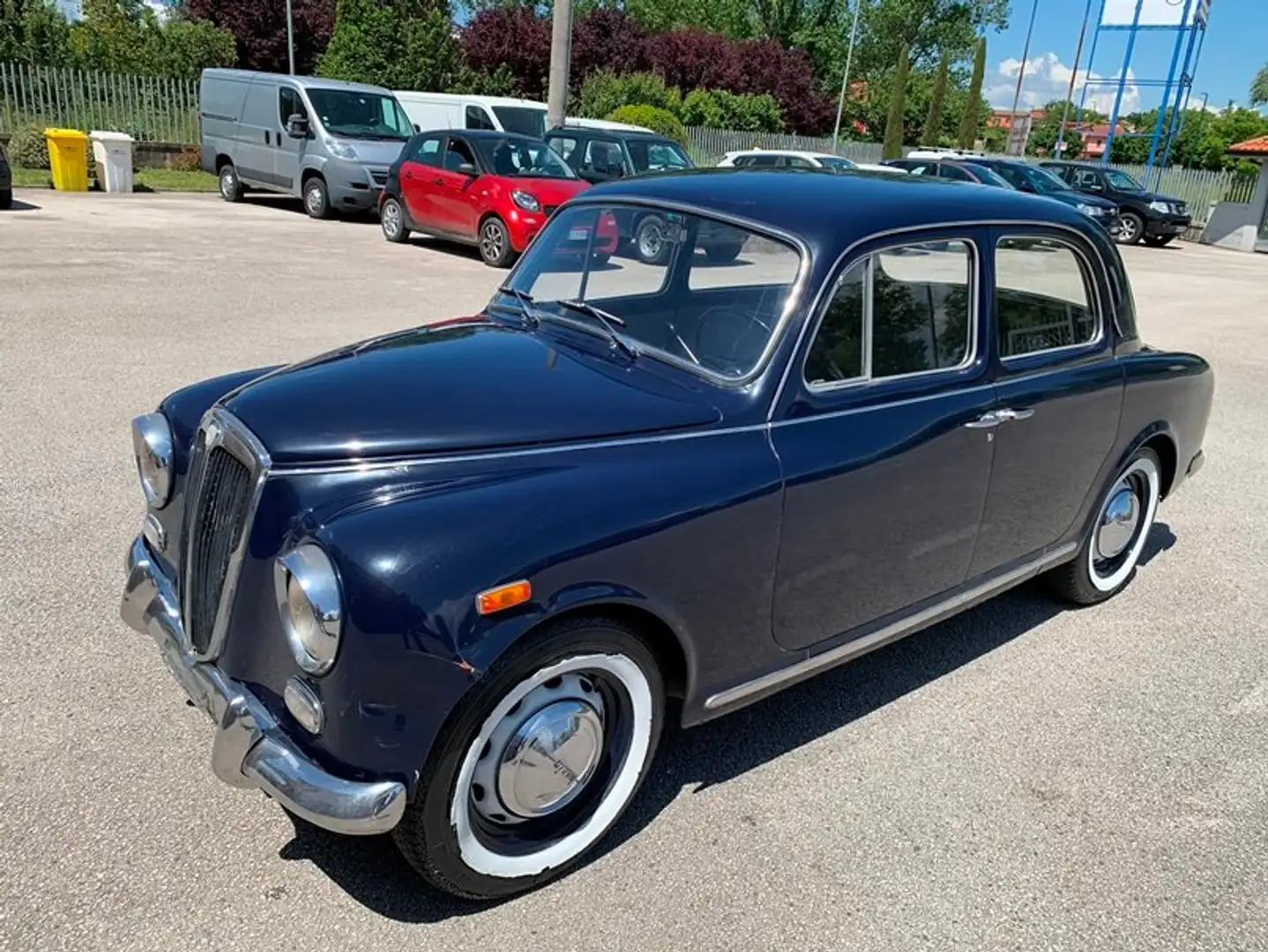 Lancia Appia Seconda Serie 1.1 35KW Conservata Синій - 2