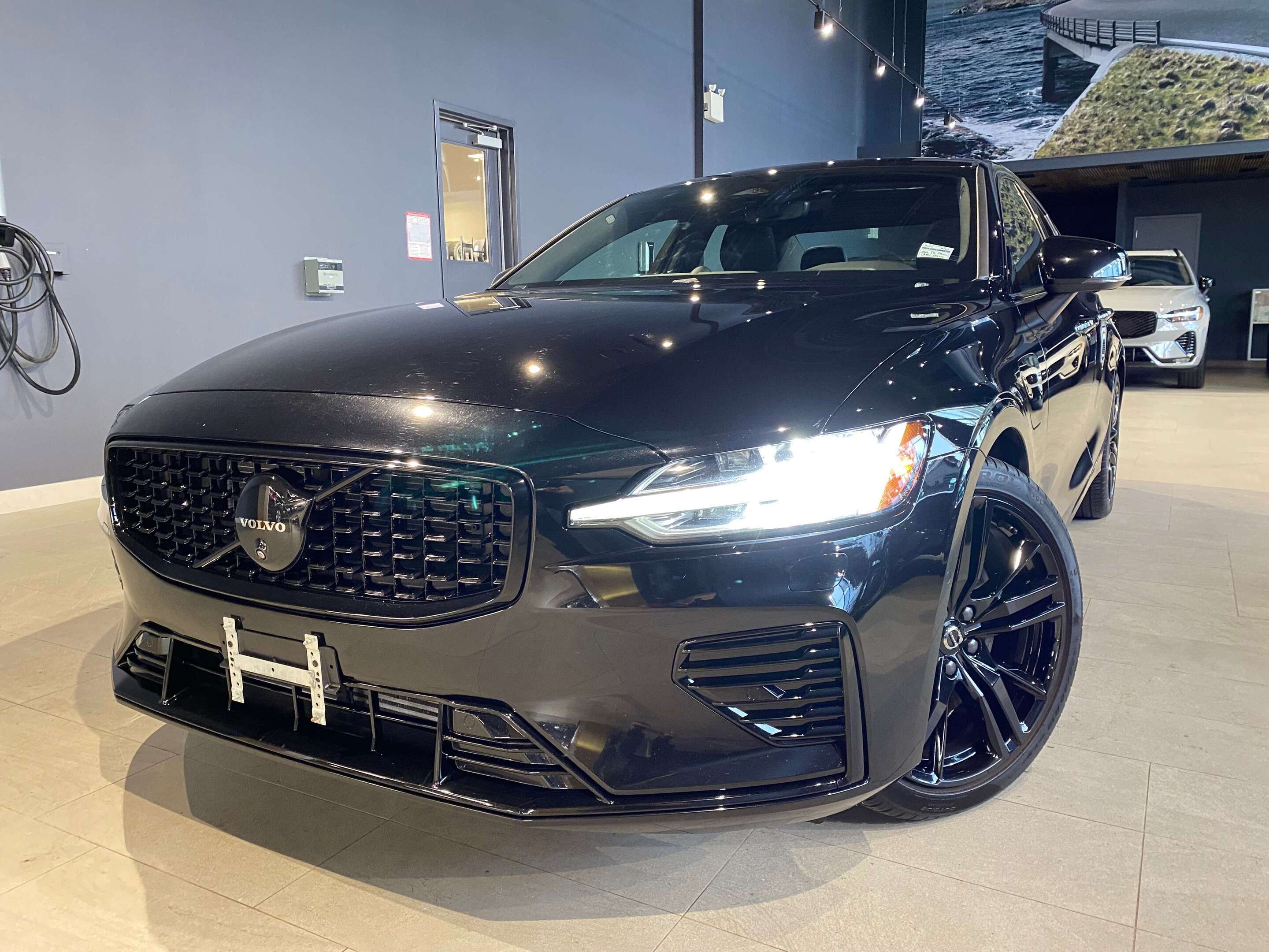 2025 Volvo S60 T8 AWD Ultra Black Edition