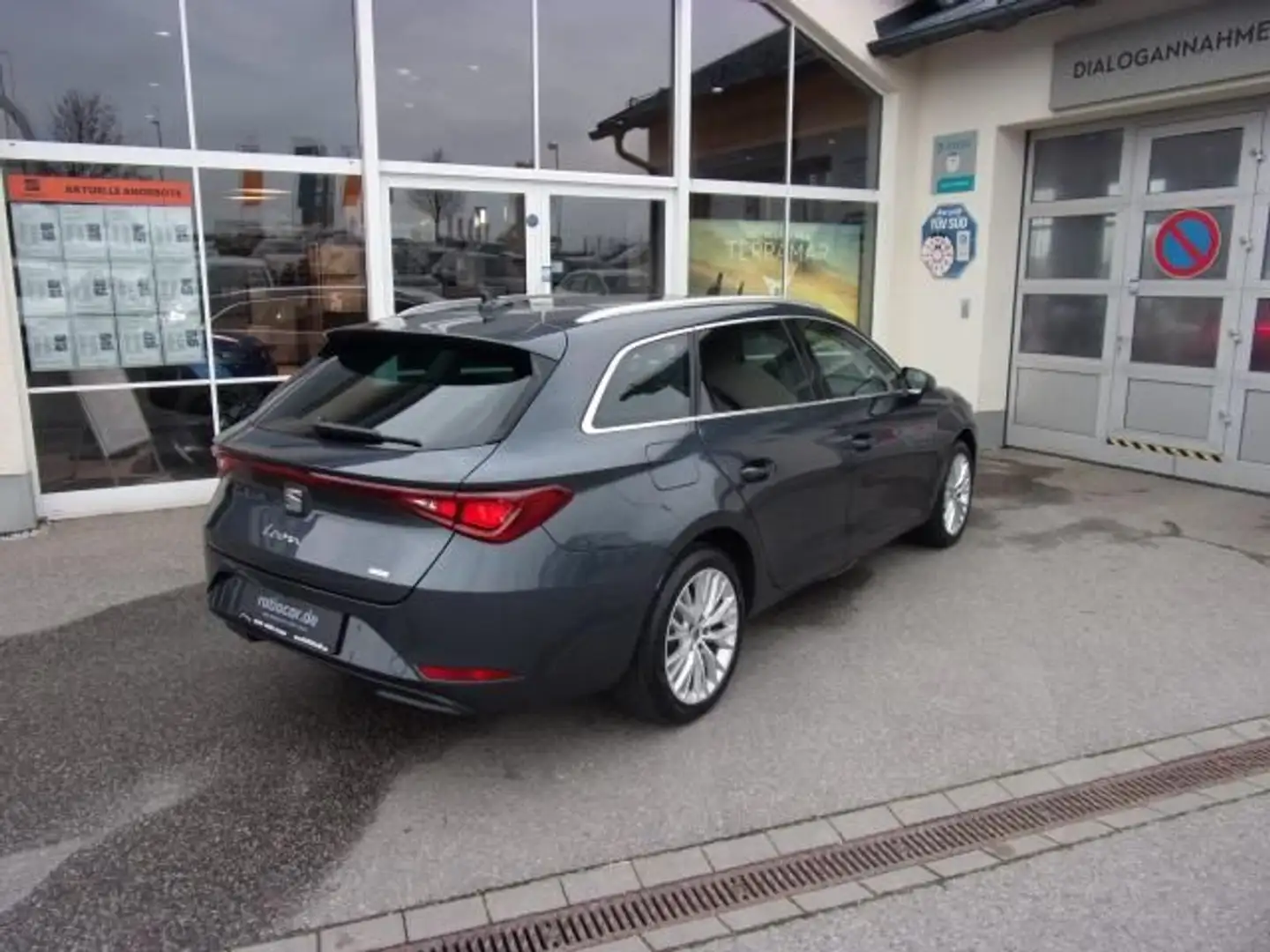 SEAT Leon LEON SPORTSTOURER XCELLENCE 1.4 E-HYBRID DSG AHK Grau - 2