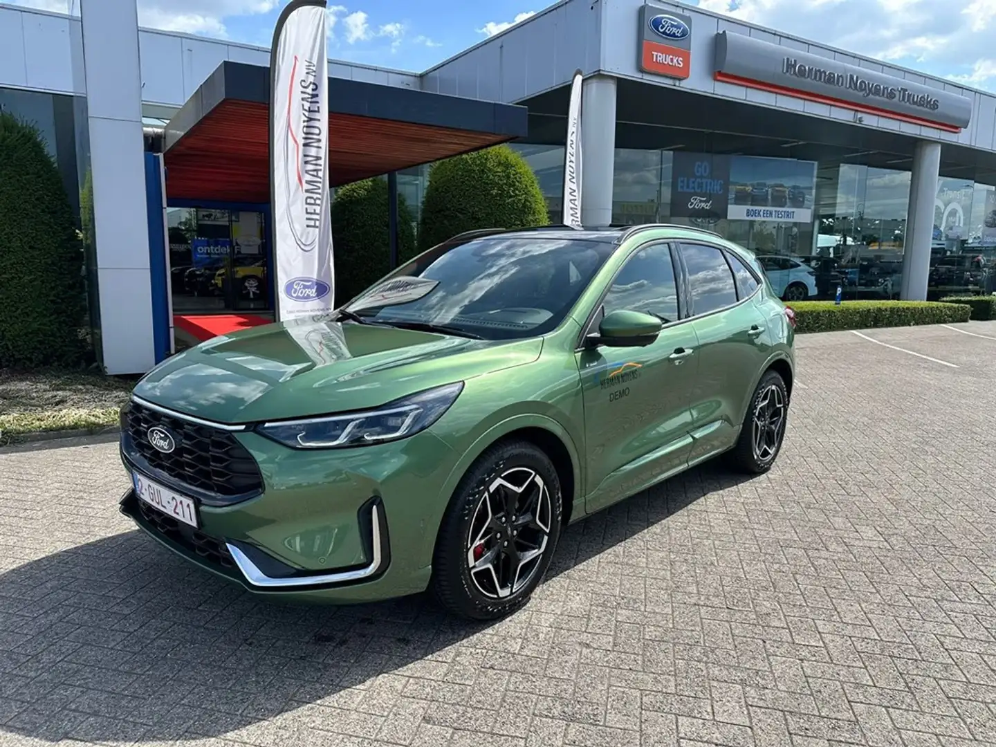 Ford Kuga St-Line X FHEV Groen - 1