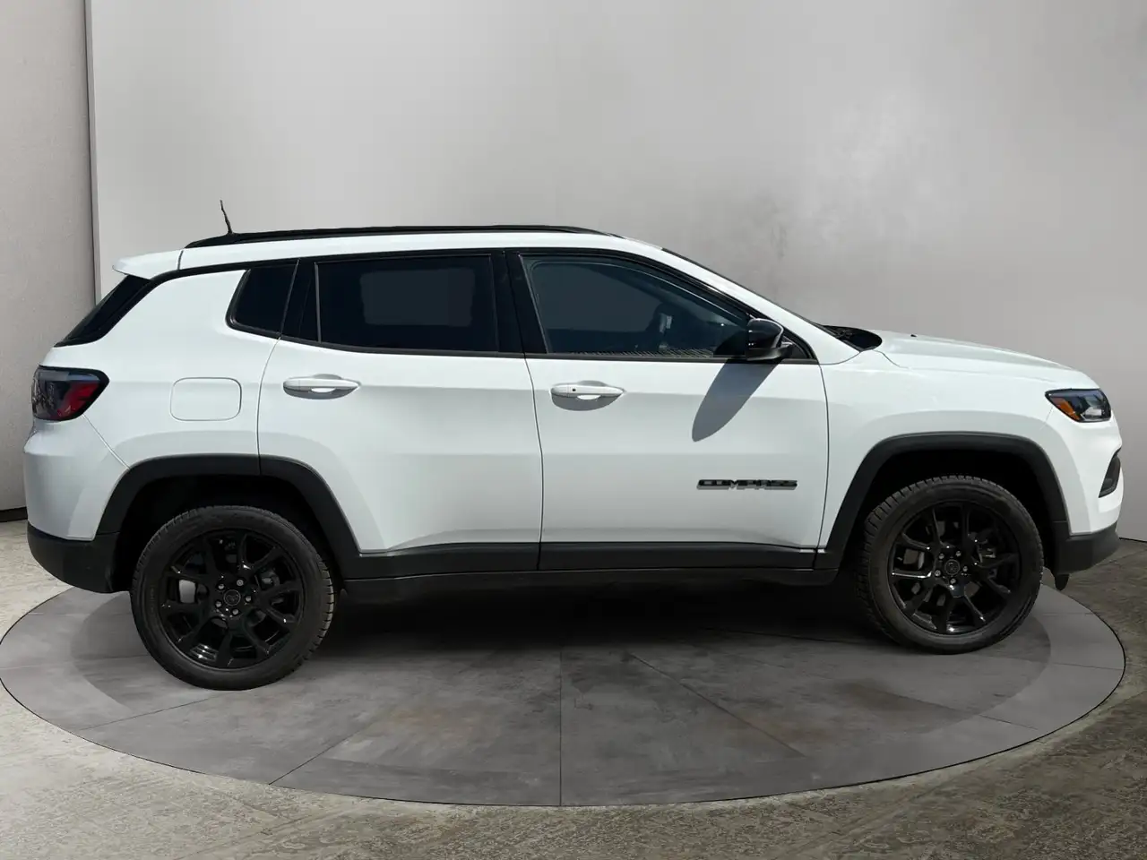 Jeep Compass photo Jeep Compass