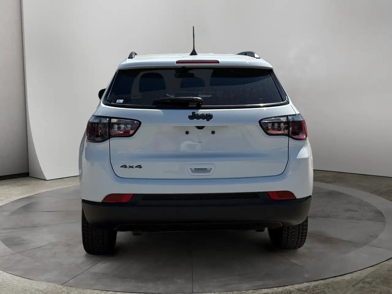 Jeep Compass photo Jeep Compass