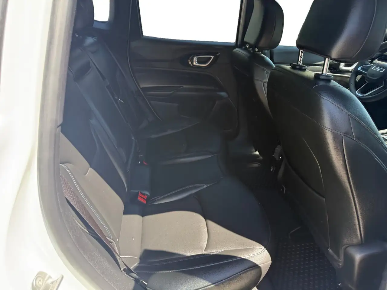 Jeep Compass photo Jeep Compass