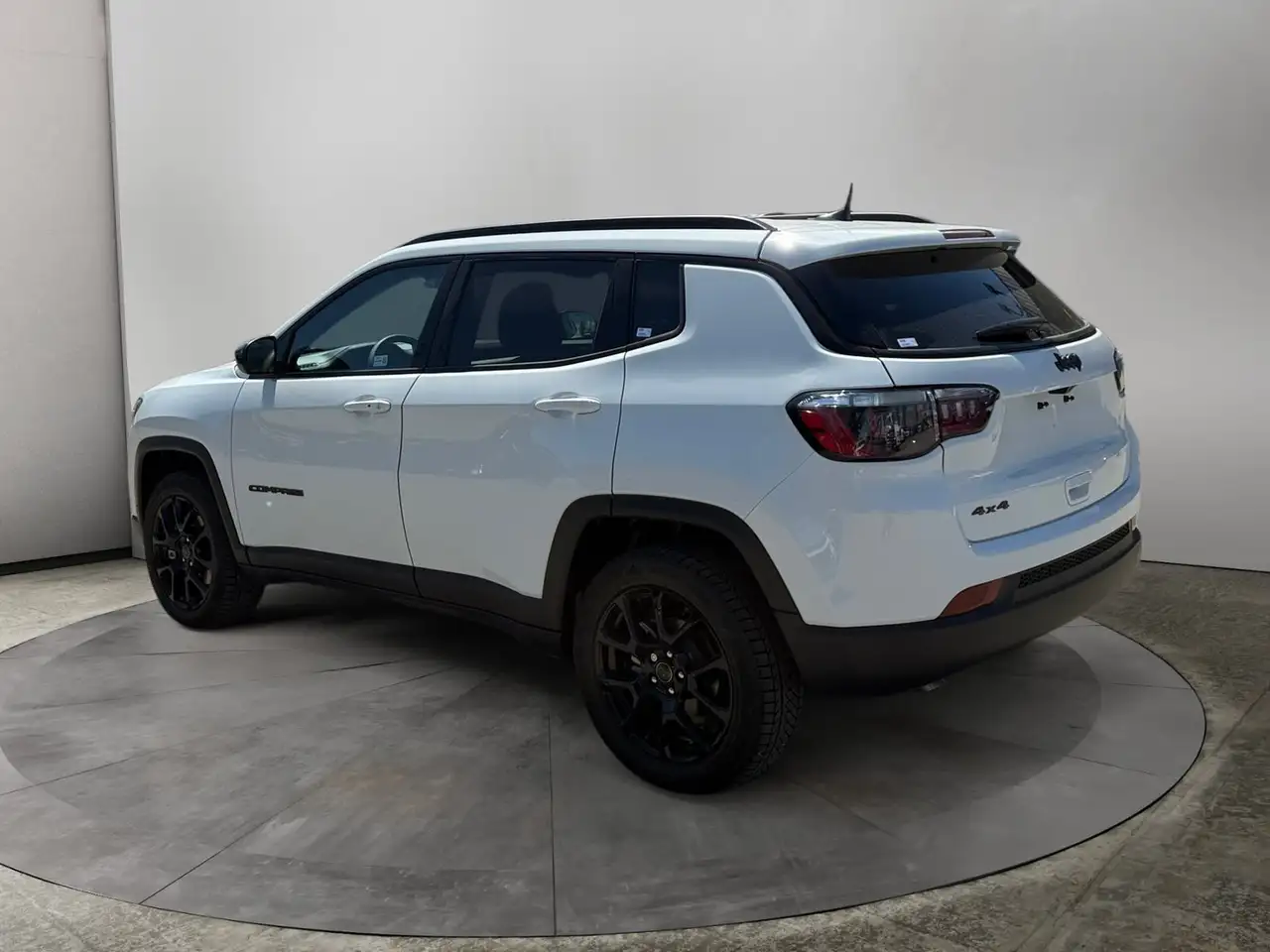 Jeep Compass photo Jeep Compass