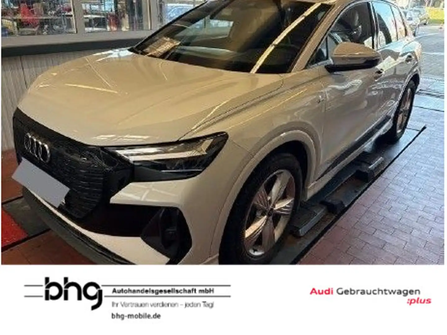 Audi Q4 e-tron 40 S line *ACC*KAMERA*LEDER*PANO*NAVI* Weiß - 1