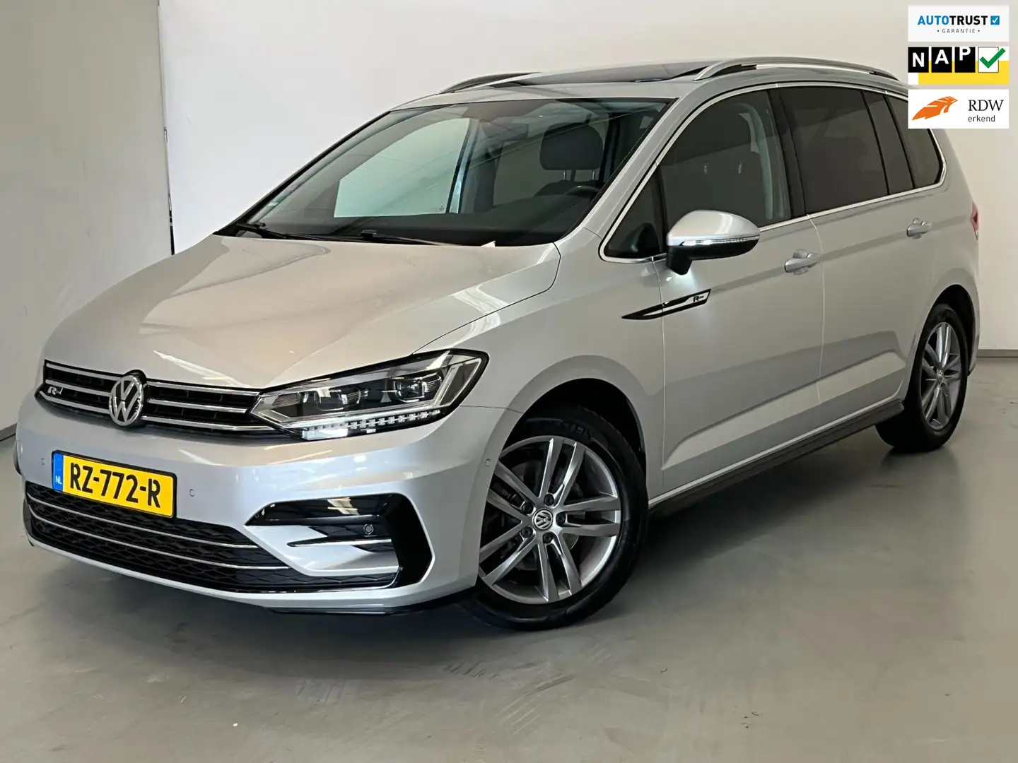 Volkswagen Touran 1.8 TSI Highline / R Line / 7-pers / Pano / NL-aut Grau - 1