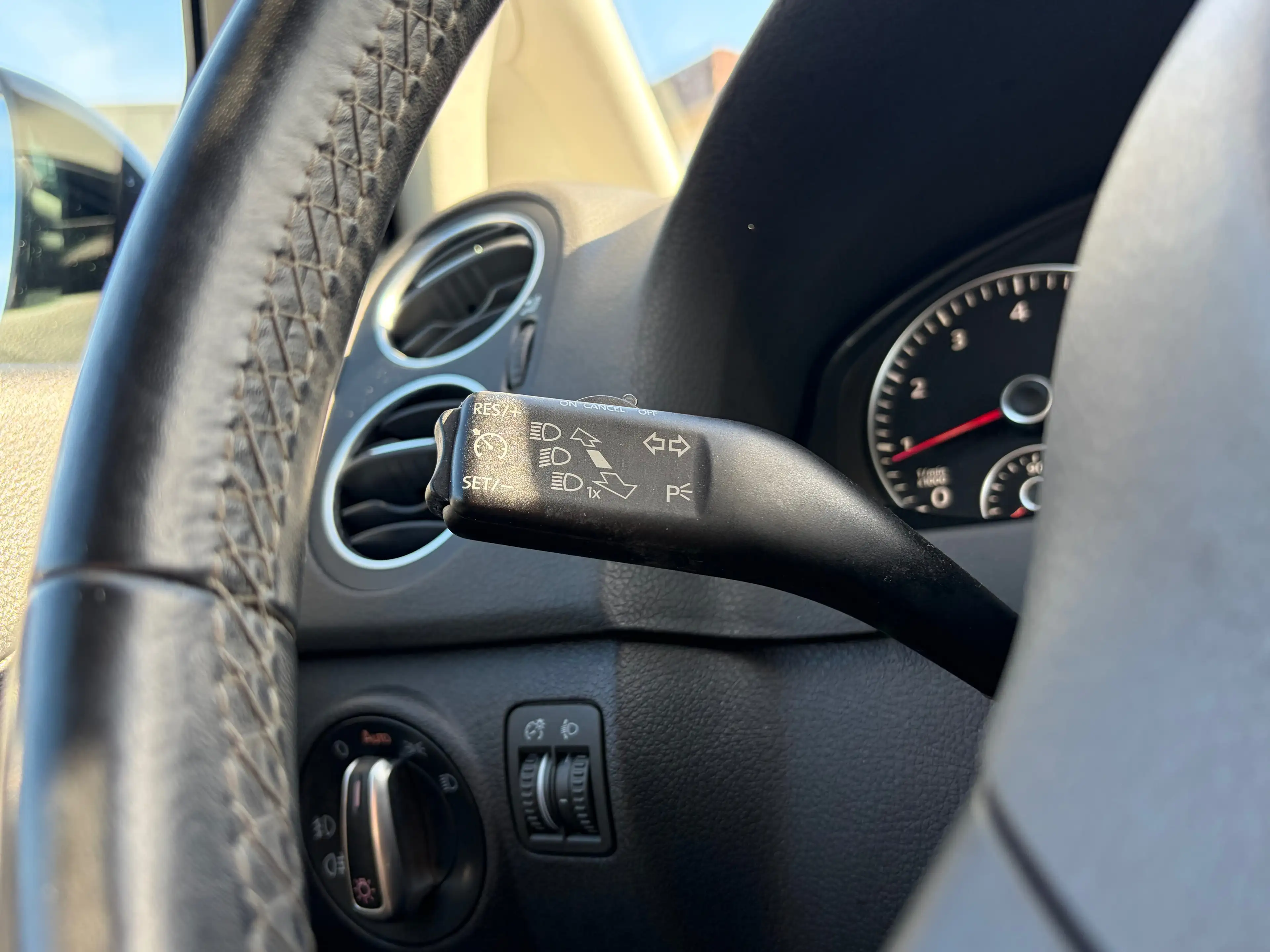 Volkswagen Golf Plus 1.Hand*SHZ*Temp.*HU/AU Neu*Scheckheftge.*ALU — photo 14
