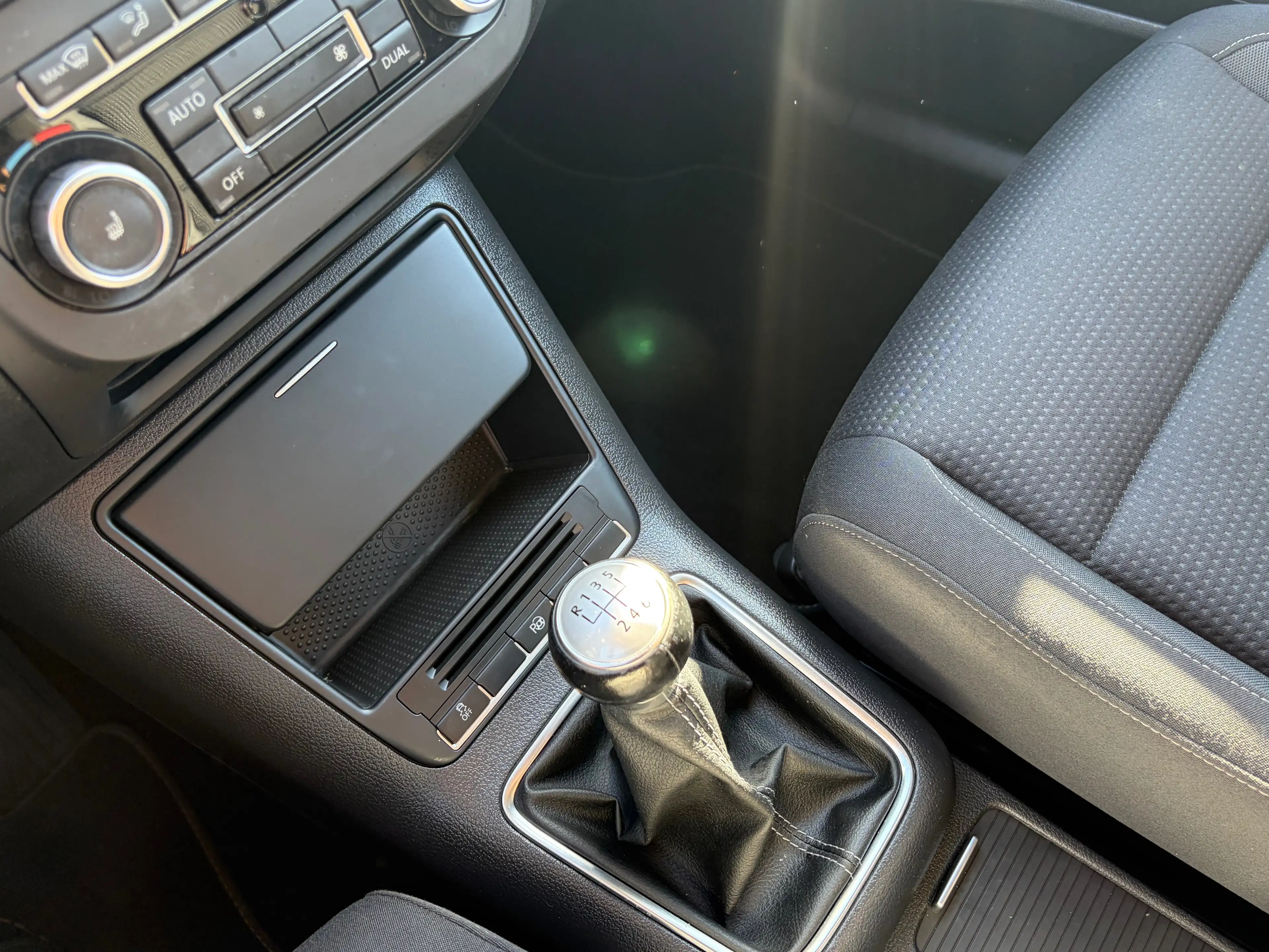 Volkswagen Golf Plus 1.Hand*SHZ*Temp.*HU/AU Neu*Scheckheftge.*ALU — photo 11