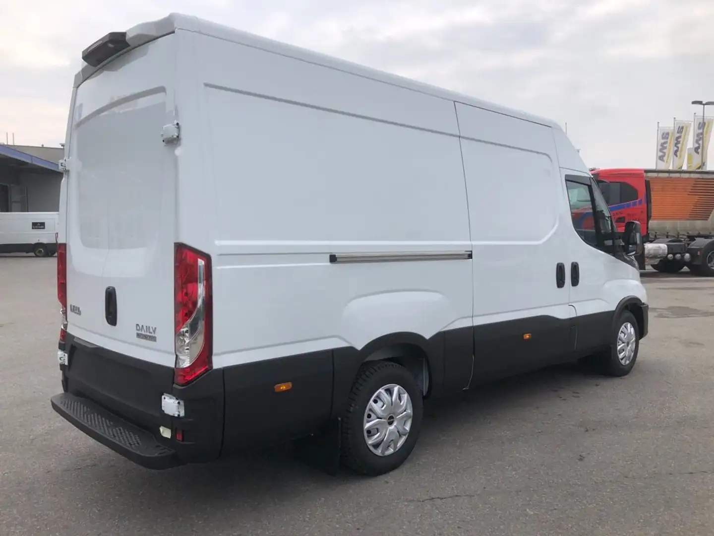 Iveco Daily Automatik LED Kamera L3H2 NETTO €40.900,- Weiß - 2