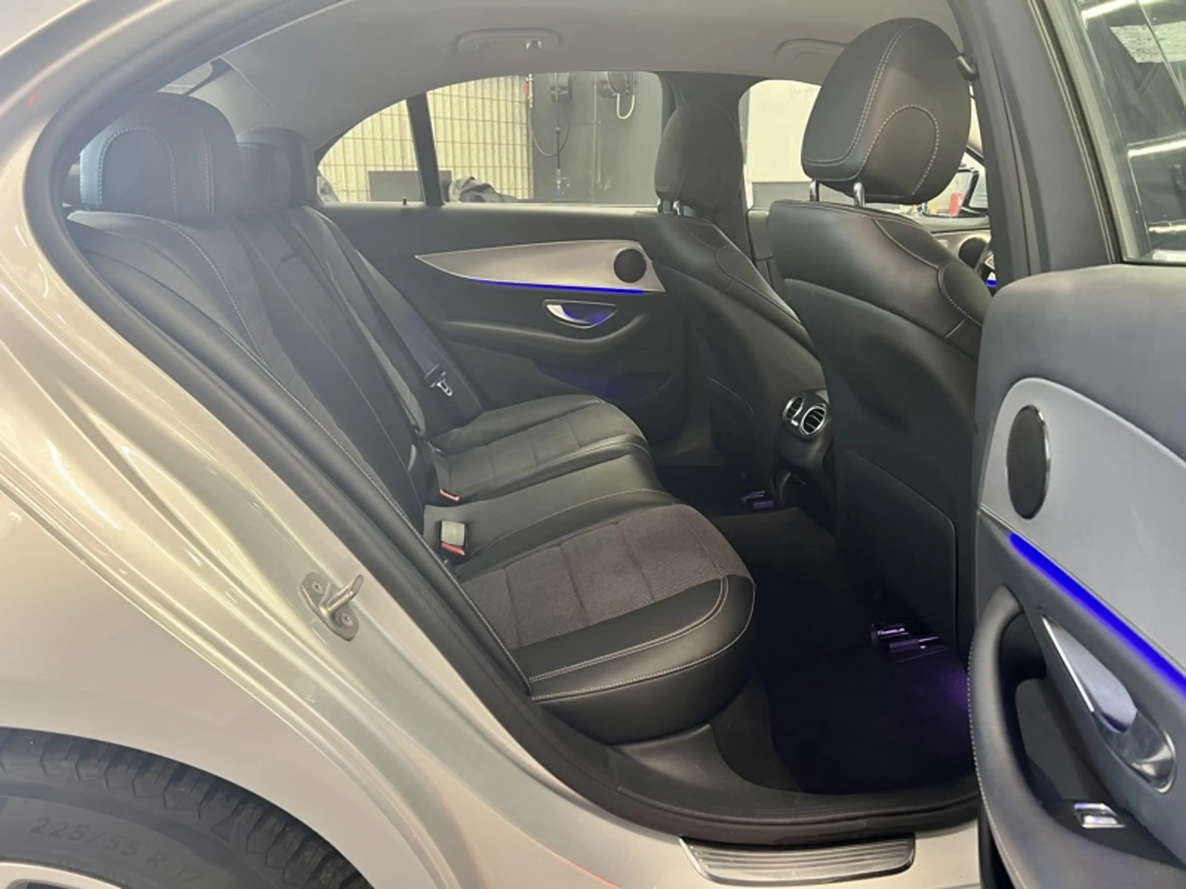 Mercedes-Benz E 200 d Berline Executive Attelage — photo 12