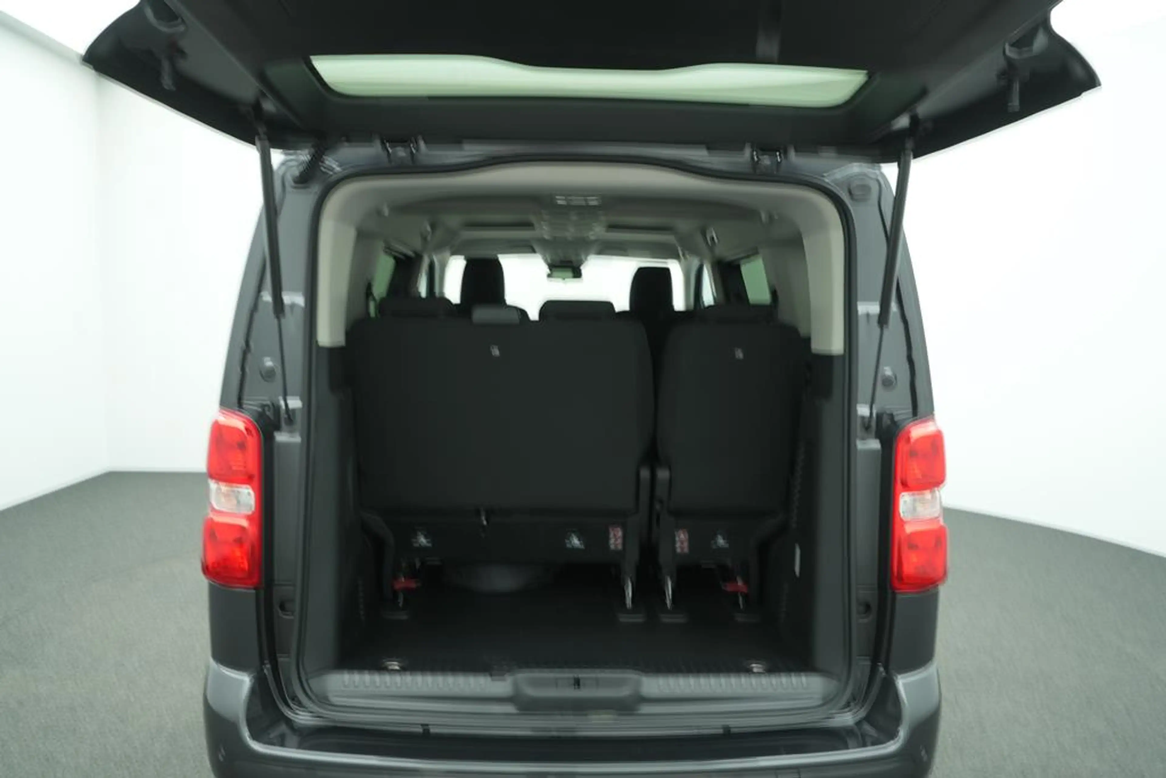 Citroen Spacetourer ë-SpaceTourer Plus M 50kWh — photo 3