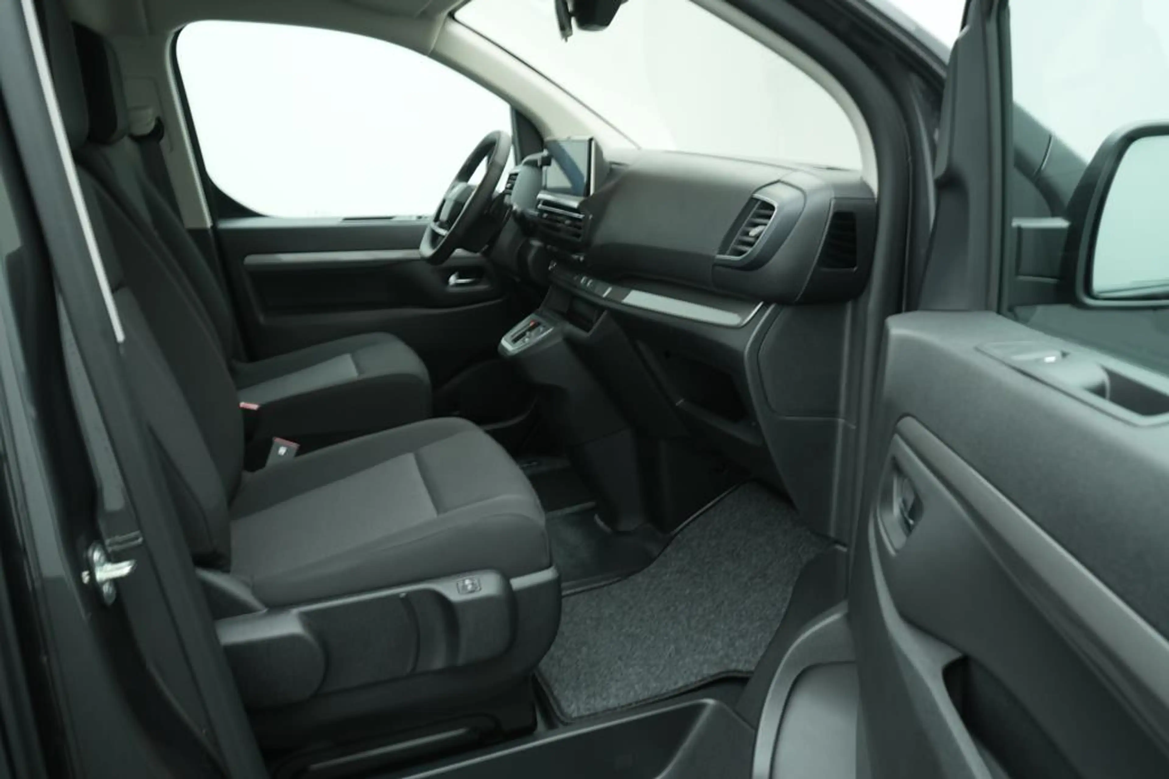 Citroen Spacetourer ë-SpaceTourer Plus M 50kWh — photo 6