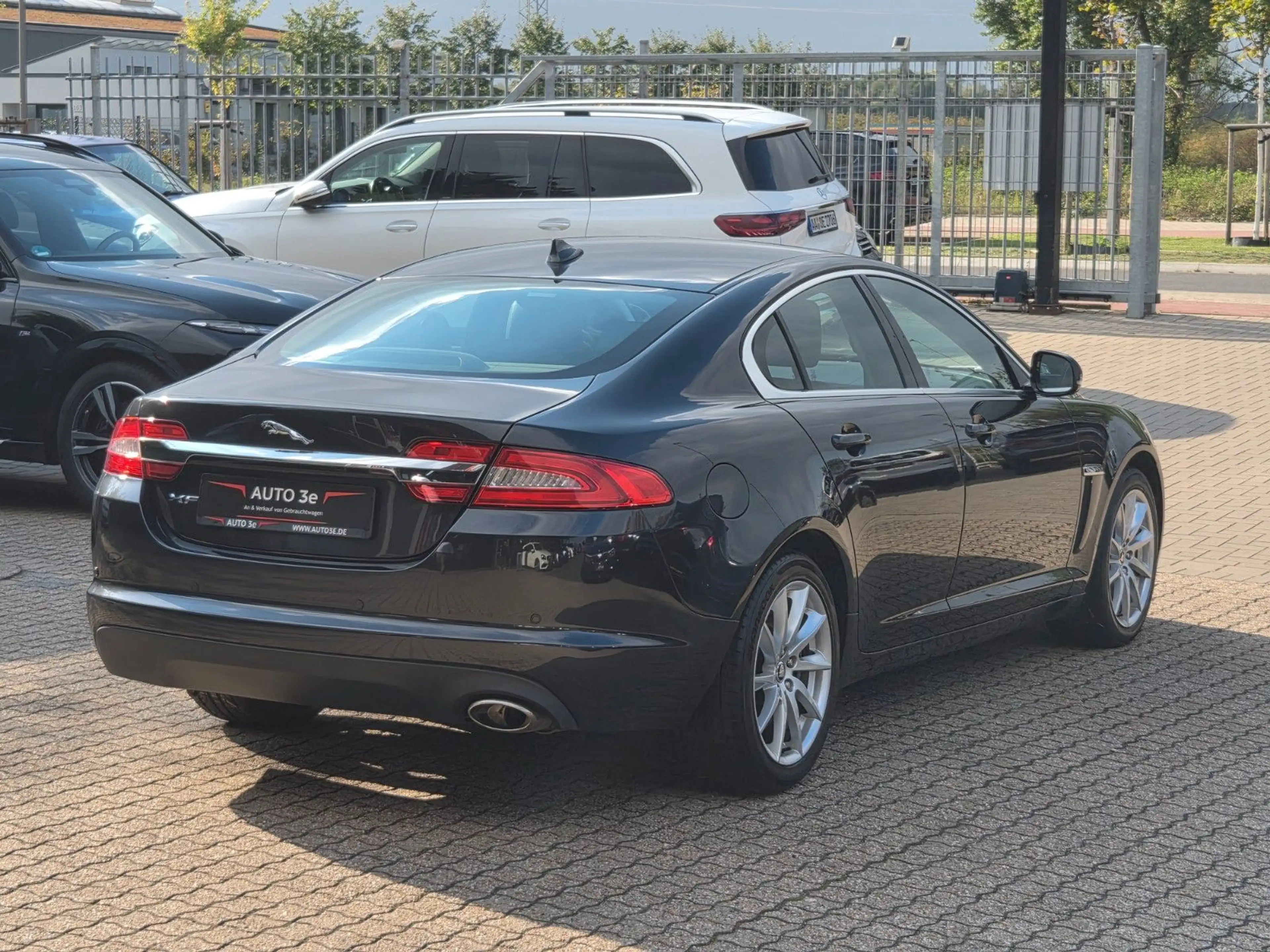 Jaguar XF 2.2 Diesel Leder Xenon PDC 18" — photo 6