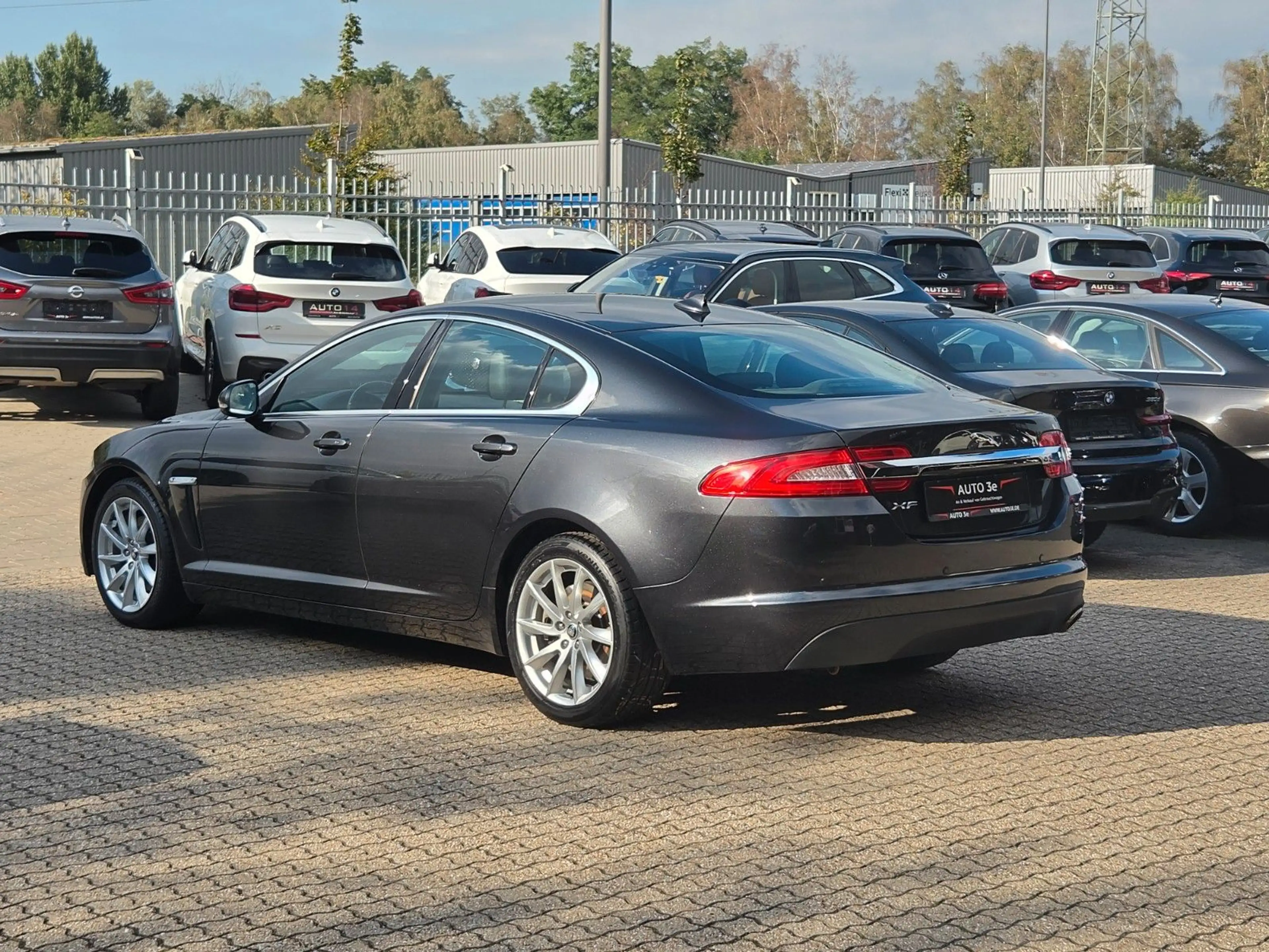 Jaguar XF 2.2 Diesel Leder Xenon PDC 18" — photo 7