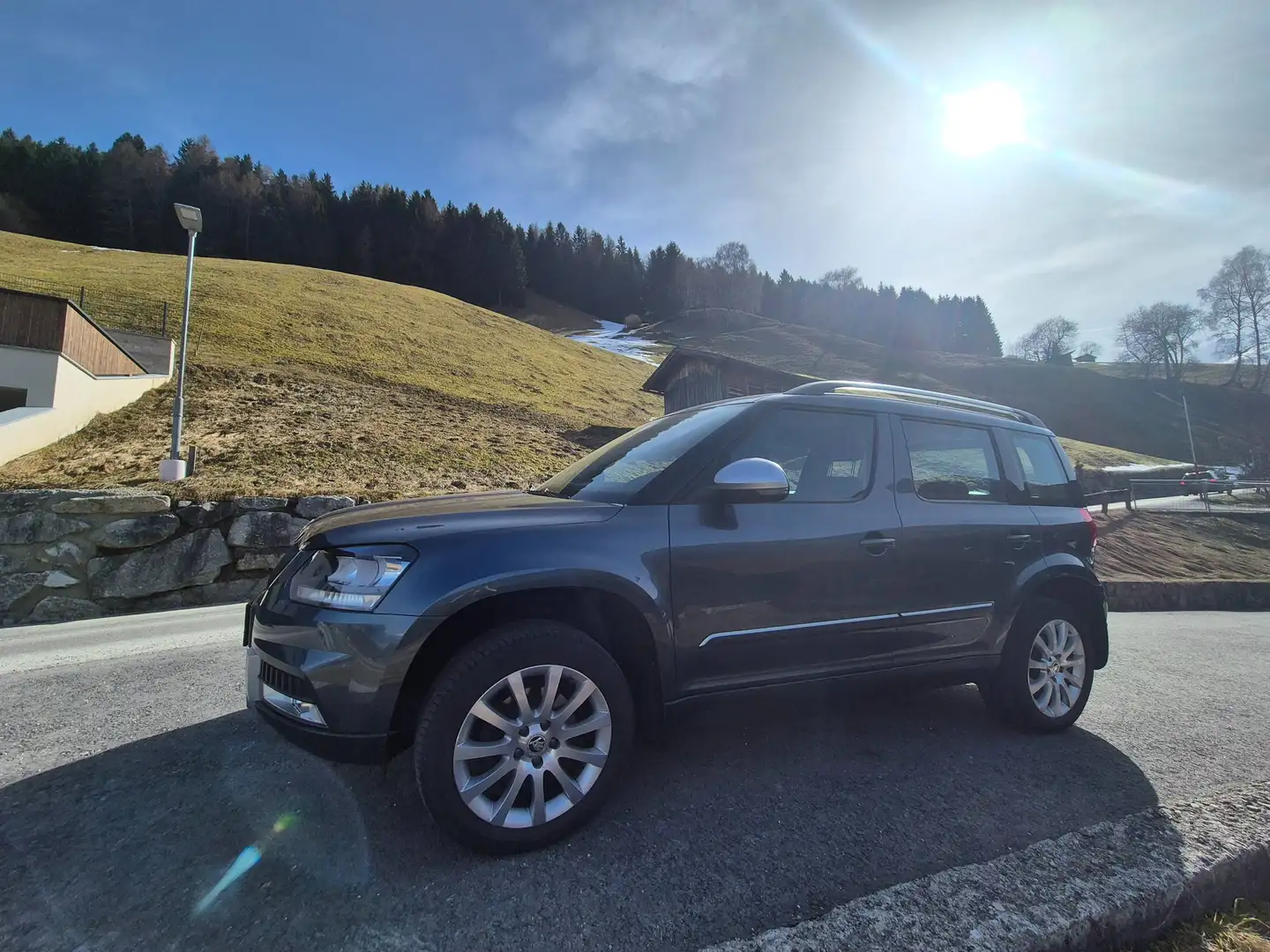 Skoda Yeti Yeti 1,8 TSI 4x4 Style Style Grau - 2