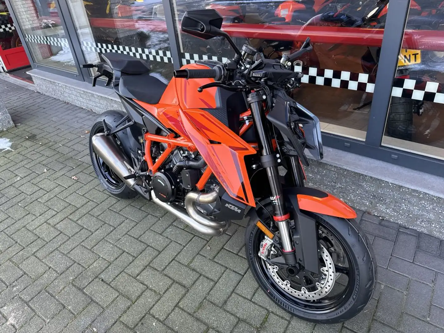 KTM 1390 Super Duke R - 2