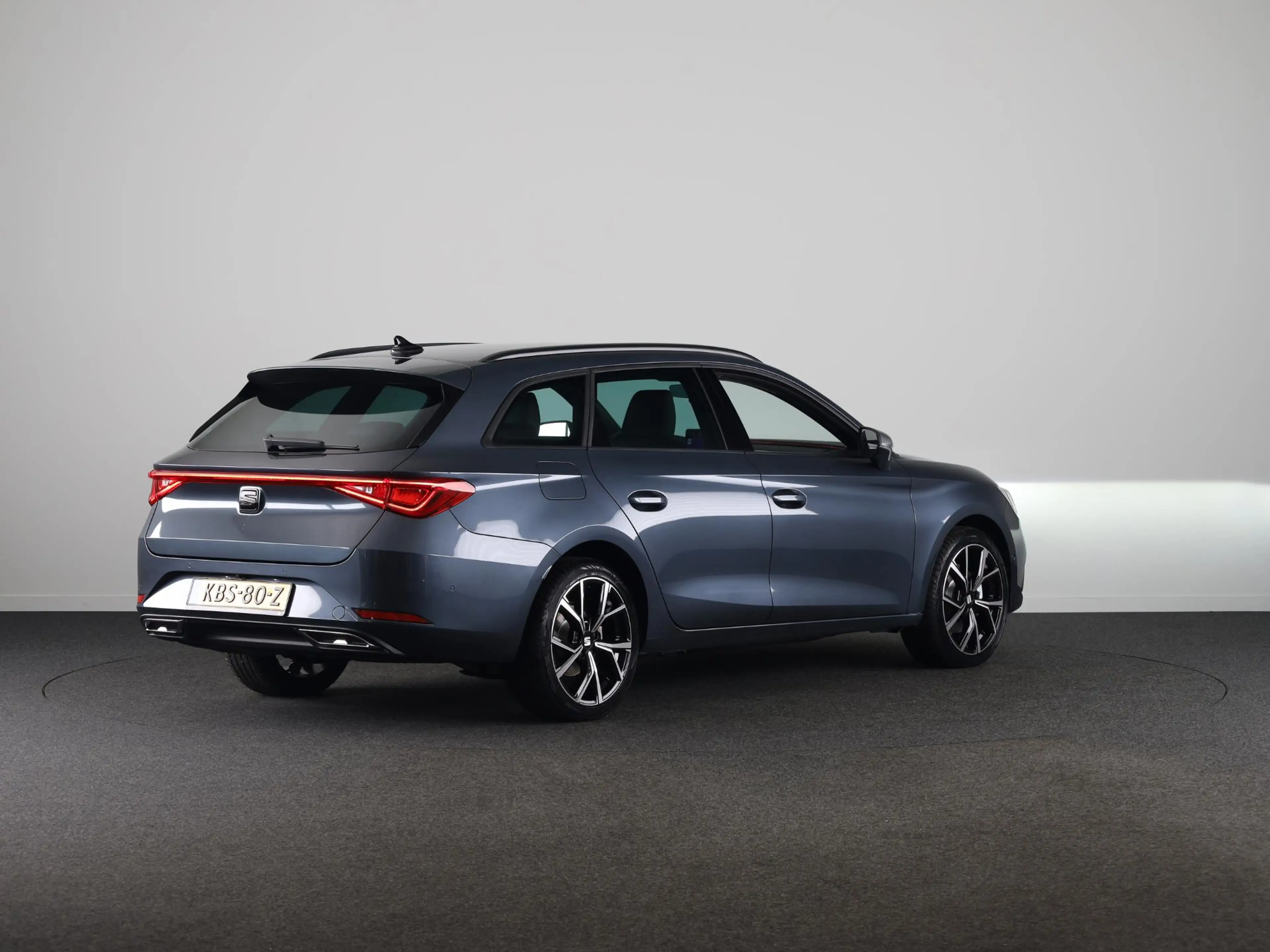 SEAT Leon e-Hybrid Sportstourer 1.5 TSI Style Business Intense 204pk — photo 3
