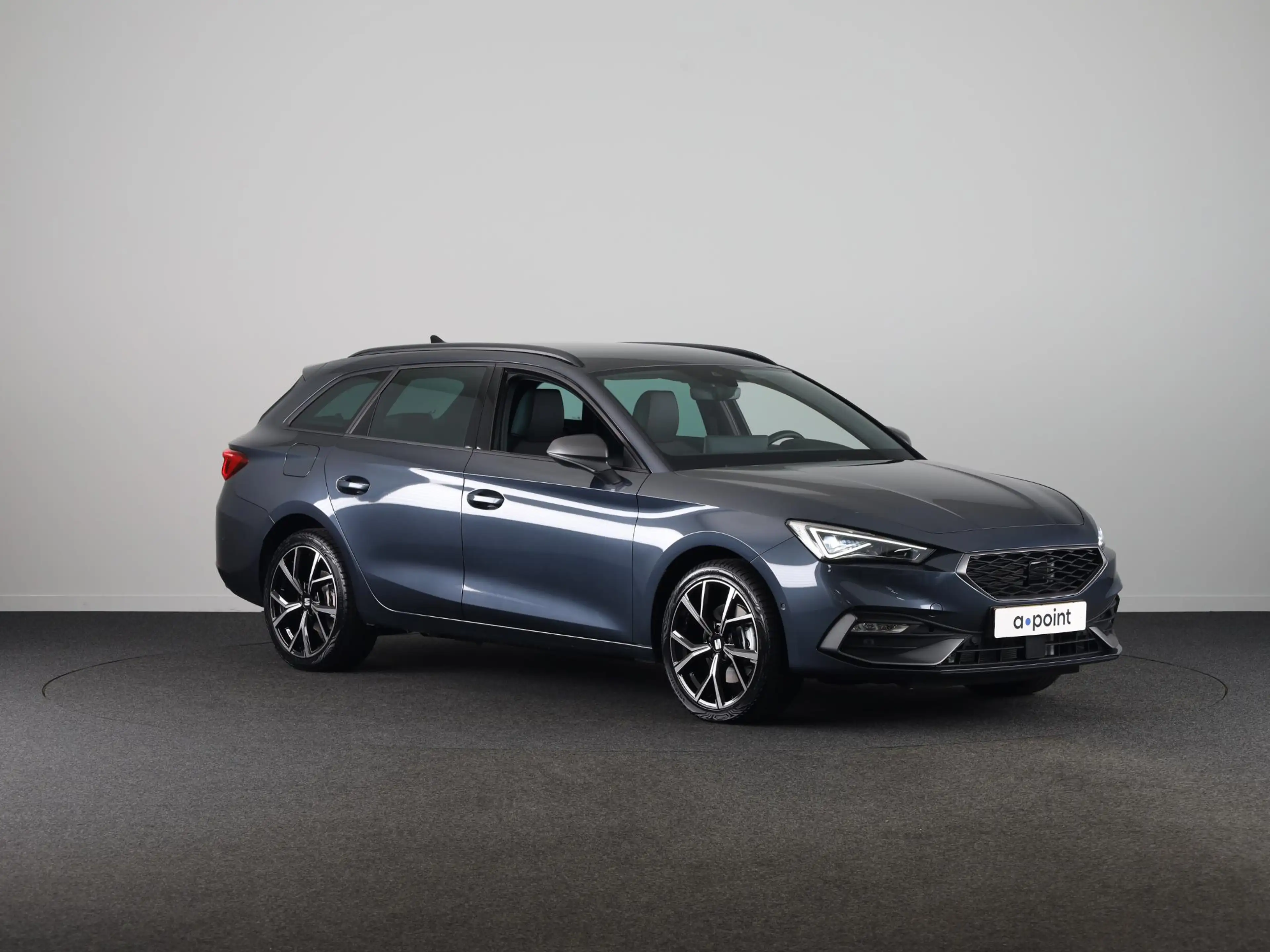 SEAT Leon e-Hybrid Sportstourer 1.5 TSI Style Business Intense 204pk — photo 4