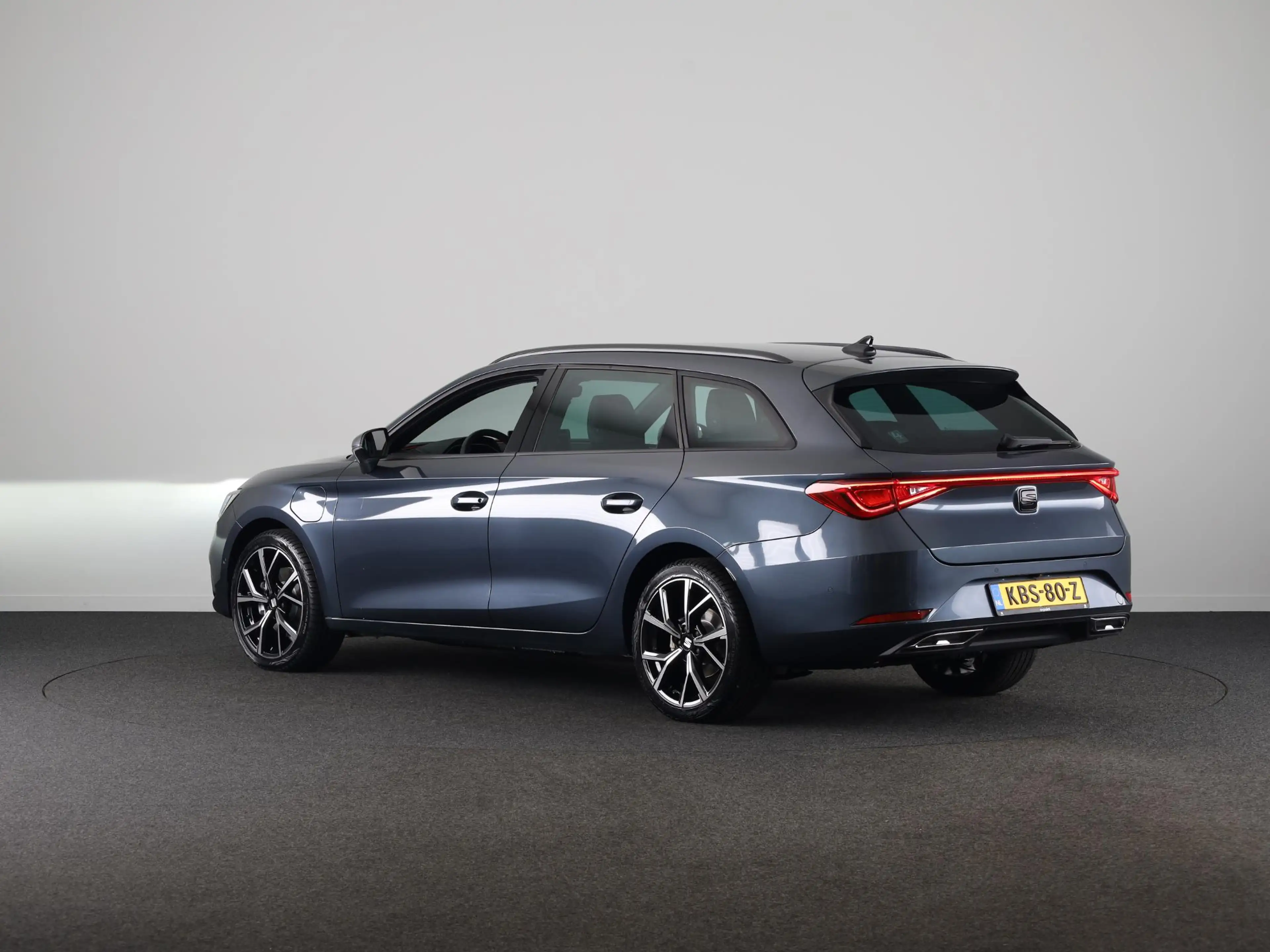 SEAT Leon e-Hybrid Sportstourer 1.5 TSI Style Business Intense 204pk — photo 2