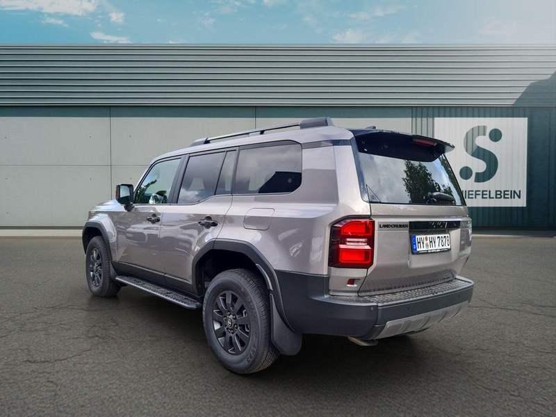 Toyota Land Cruiser 2.8D Mild Hybrid Executive-LED+NAVI — photo 6