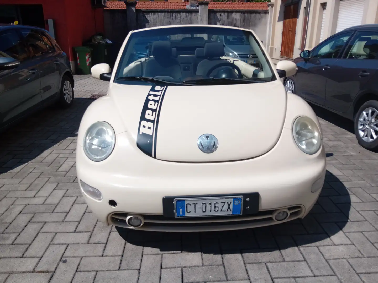 Volkswagen New Beetle Cabrio 1.9 tdi 100cv Beige - 2