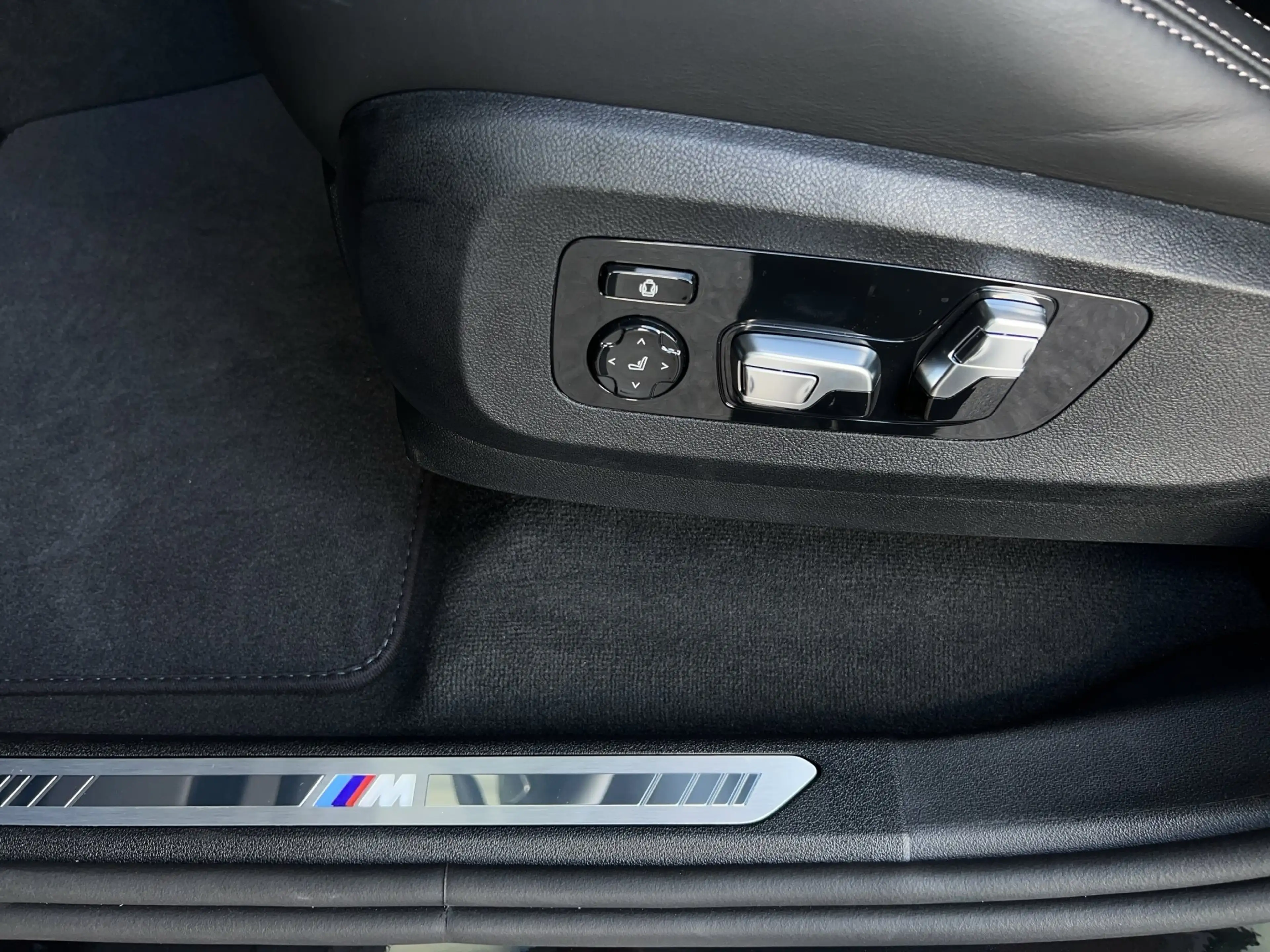 BMW X5 xDrive50e M-Sport ACC 360° AHK Pano LUFT — photo 13