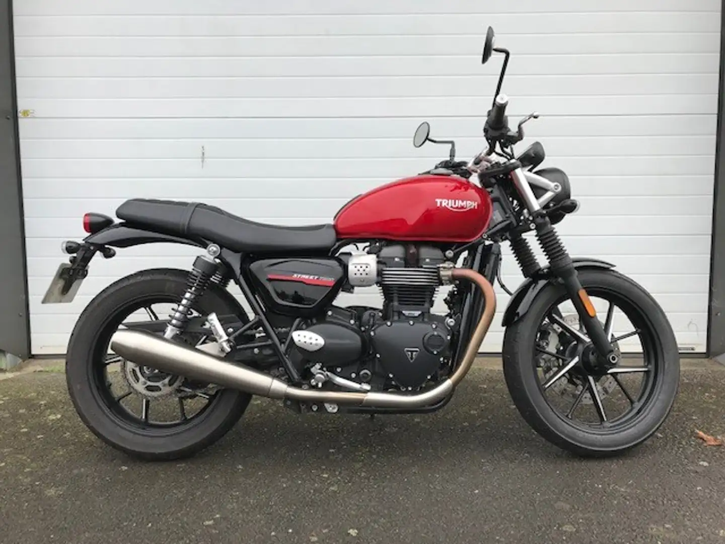 Triumph Street Twin Roşu - 2